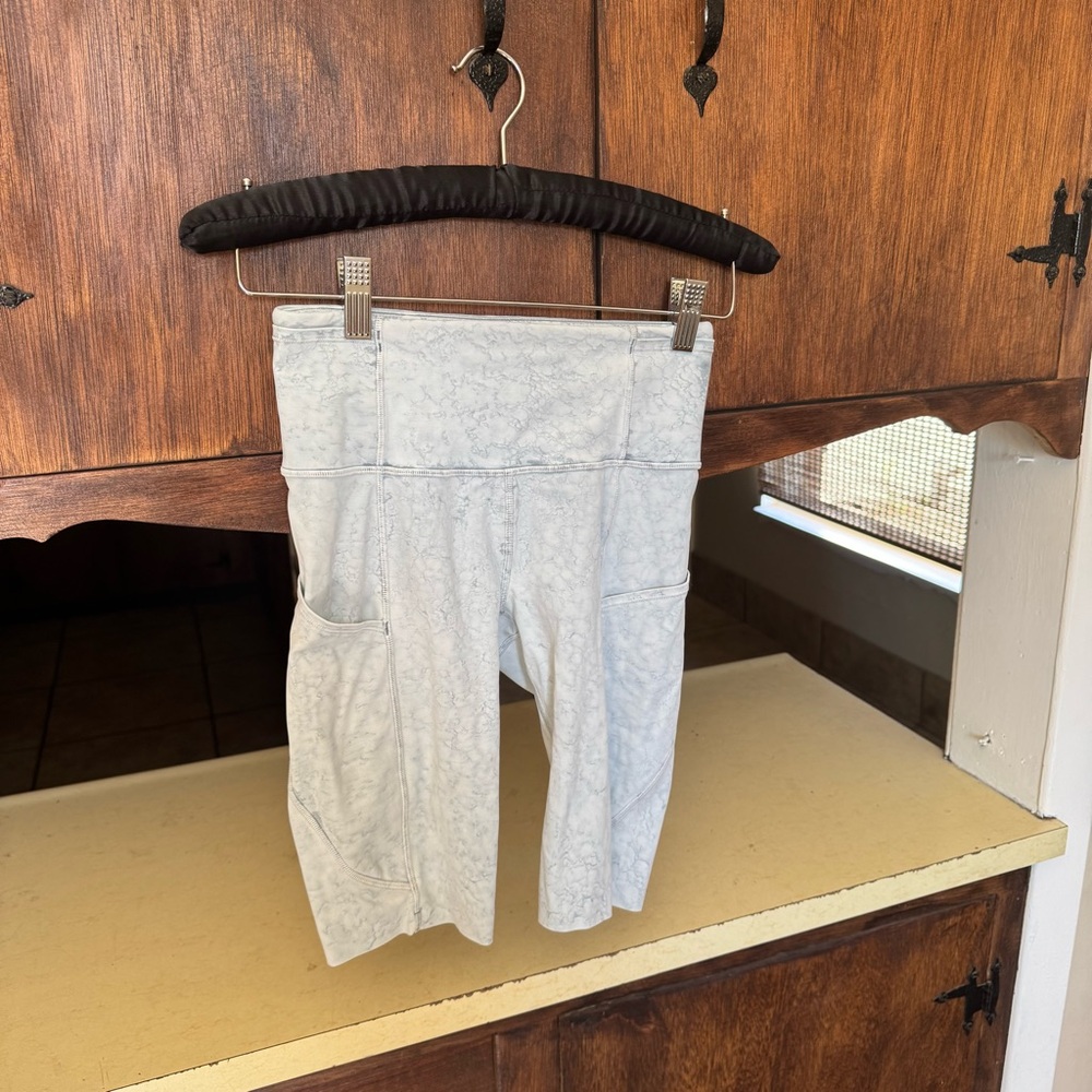 Lululemon Fast Free Short Biker High Rise - sz 4